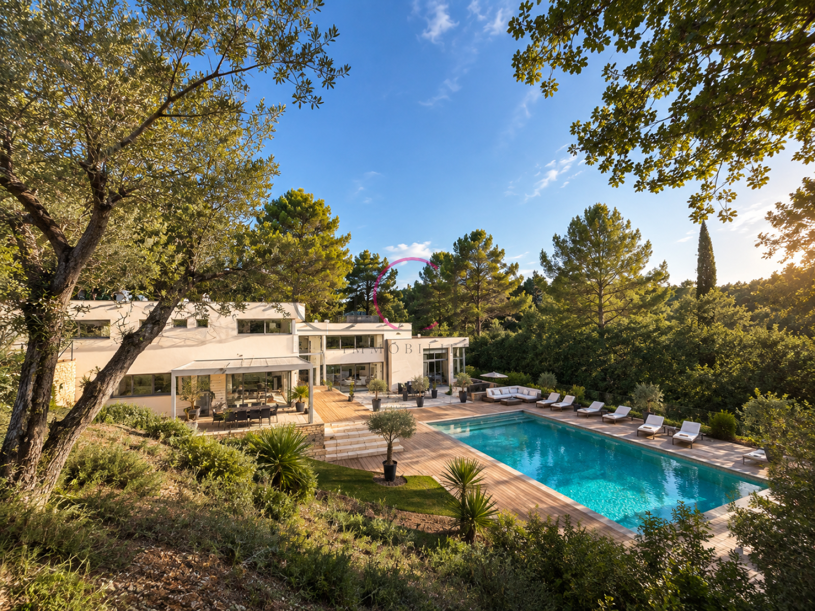 Maison 10 pièces 300 m² · à Aix-en-Provence · 300 m² · 1 595 000 €